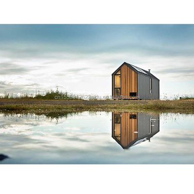 Maison préfabriquée de conception moderne 75 mm panneau sandwich ondulé 20 pieds maison de conteneur pliable sur roues