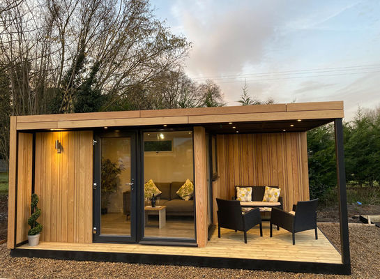 Paroi 50/75/100 mm Panneau sandwich ondulé Expandable en acier Unité de vie extérieure Maison préfabriquée en bois pour la vie mobile 20ft/40ft