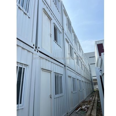 20 FT Garage en acier préfabriqué moderne avec porte en panneau sandwich fenêtres en alliage d'aluminium facile à assembler entrepôt plat