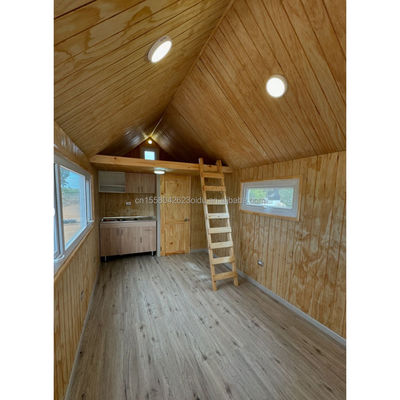Installation rapide Villa de luxe préfabriquée Une maison de cadre Structure en acier Container triangulaire Maison faite avec panneau sandwich