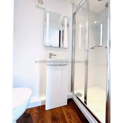 Style de design moderne 40 pieds Container pliable de deux chambres à coucher de couleur personnalisée et porte en verre pour la vie en plein air