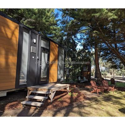 Maison de jardin en conteneur élargi avec chambre à coucher Application extérieure Panneau sandwich en acier Matériau et couleur personnalisée