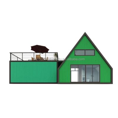 Maison de conteneurs préfabriqués élégante avec fenêtres en alliage d'aluminium dans un triangle en acier