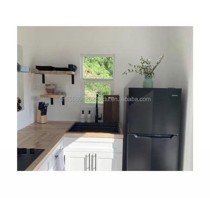 Container d'expédition de 20 pieds 40 pieds Maison préfabriquée pour carport avec panneau sandwich et pliage en acier galvanisé 180g