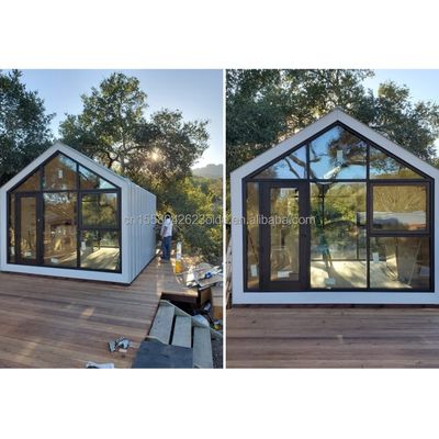 Container d'expédition modifié maison préfabriquée toit triangulaire et fondation en bois stable pour la maison de conteneur en acier résidentiel