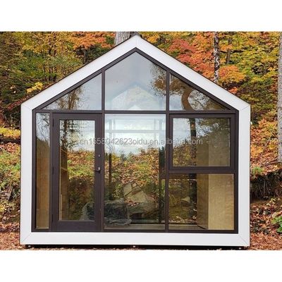 Container d'expédition modifié maison préfabriquée toit triangulaire et fondation en bois stable pour la maison de conteneur en acier résidentiel