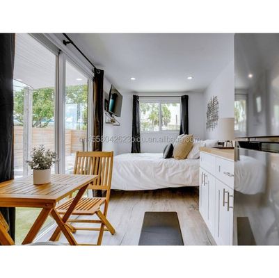 Construction de tubes carrés en acier galvanisé maison en bois préfabriquée de 20 pieds pour hôtel et jardin indépendant
