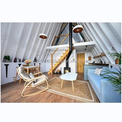 EU Triangle en acier en forme de A Chambre en forme de cadre Moderne maison miniature kit préfabriqué Luxe maison triangulaire en forme de A avec maisons en bois