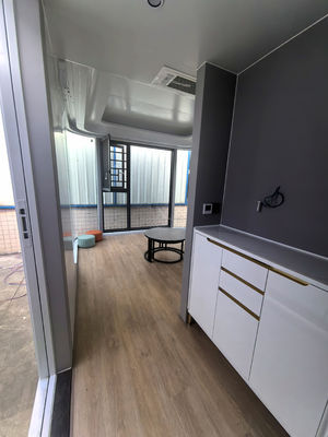 Maison mobile modulaire à porte à panneau sandwich de design moderne dans l'Union européenne avec conteneur d'emballage plat préfabriqué de 20 pieds