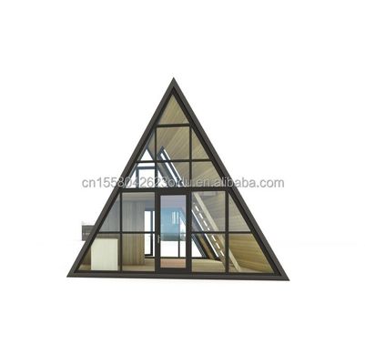 Forme triangulaire de la maison en bois cadre en acier avec pliage en acier galvanisé 180g et 50/75/100mm ondes panneaux sandwich murs