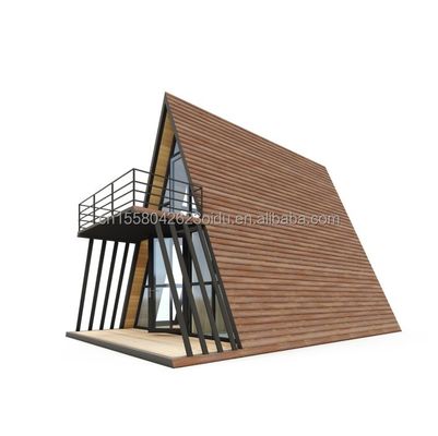 Forme triangulaire de la maison en bois cadre en acier avec pliage en acier galvanisé 180g et 50/75/100mm ondes panneaux sandwich murs