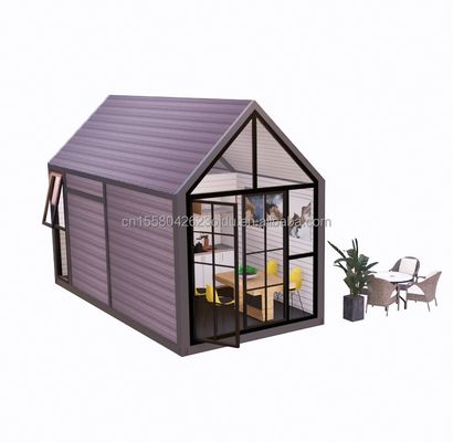 Maison en bois triangulaire de 20 pieds pliable maison en bois de transport avec panneau sandwich ondulé de 100 mm Murs et fenêtres en alliage d'aluminium