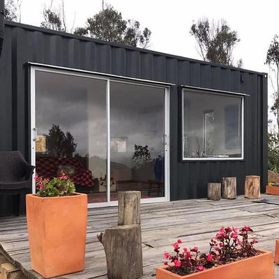 Des fenêtres en alliage d'aluminium et un design moderne dans un hôtel de luxe de 2 chambres