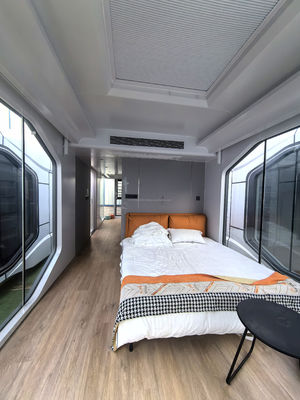 Capsule spatiale insonorisée en couleur préfabriquée maison minuscule avec mur 50/75/100 mm panneau sandwich ondulatoire