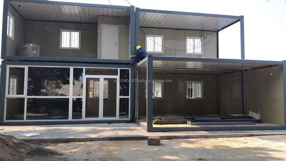 À prix abordable 20 pieds de panneau sandwich portable préfabriqué Container hôtelier maison modulaire avec fenêtres en alliage d'aluminium