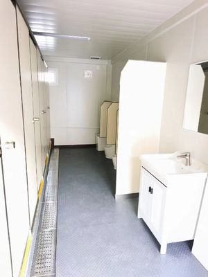 Toilette en conteneur préfabriqué pour magasin ou villa fenêtres en alliage d'aluminium et design moderne du milieu du siècle